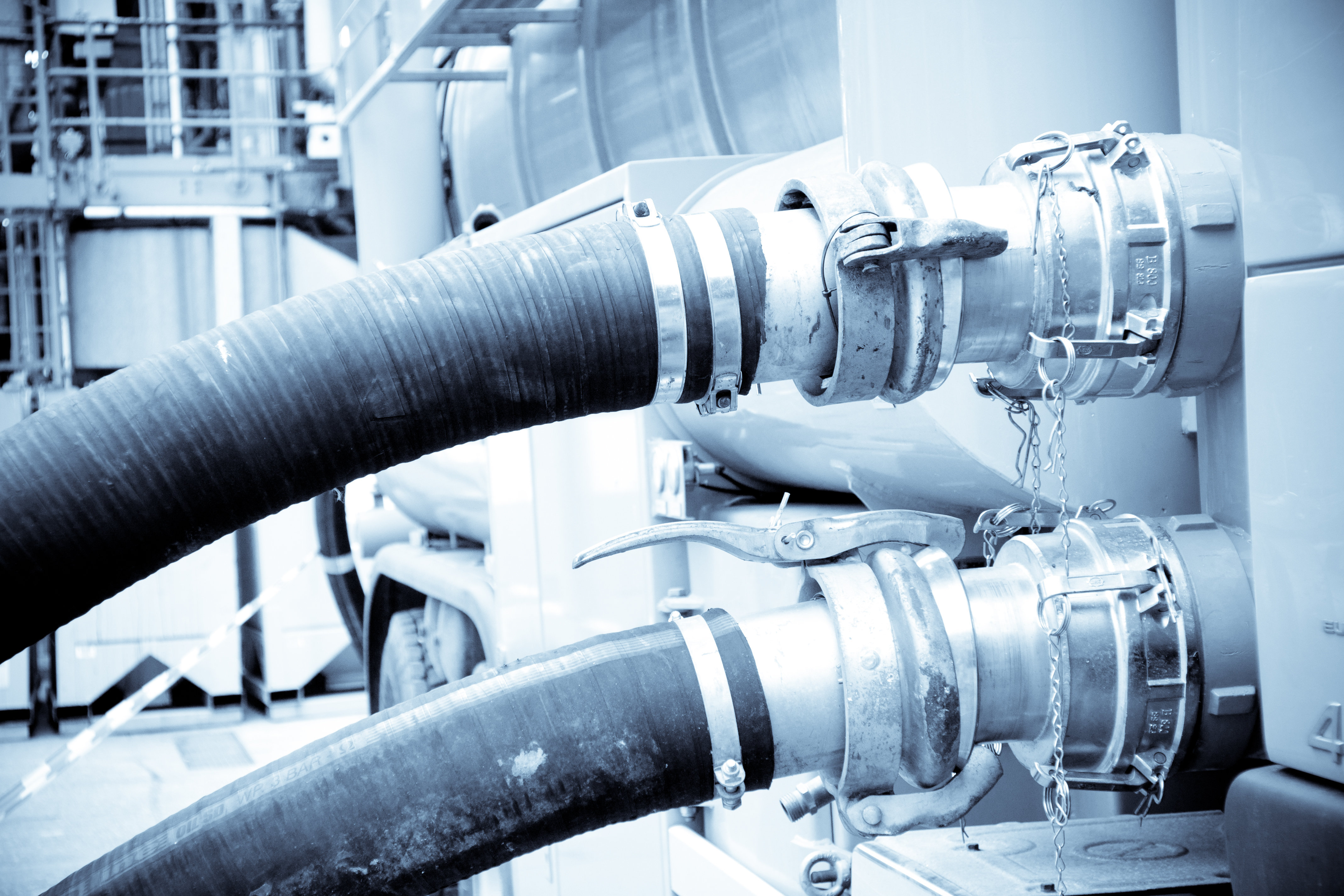 Chemical delivery hose